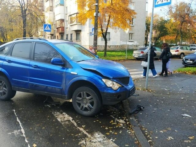 Синий Cанг Йонг Актион, объемом двигателя 2.3 л и пробегом 300 тыс. км за 4500 $, фото 1 на Automoto.ua