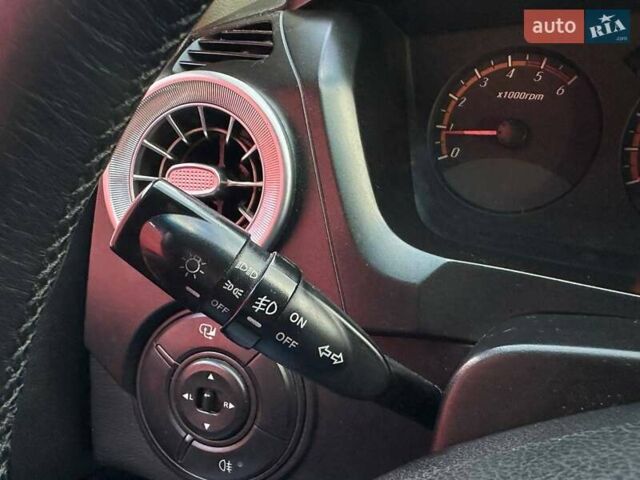 Cанг Йонг Actyon 2008 у Києві на Automoto.ua Синій Cанг Йонг Actyon, об'ємом двигуна 2 л та пробігом 207 тис. км за 6990 $, фото 24 на Automoto.ua