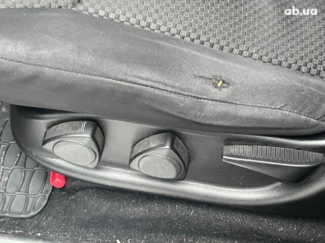 Черный Cанг Йонг Кирон Делюкс, объемом двигателя 2 л и пробегом 285 тыс. км за 4490 $, фото 18 на Automoto.ua