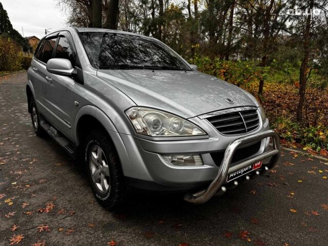 Сірий Cанг Йонг KYRON DELUXE, об'ємом двигуна 2 л та пробігом 220 тис. км за 8390 $, фото 2 на Automoto.ua