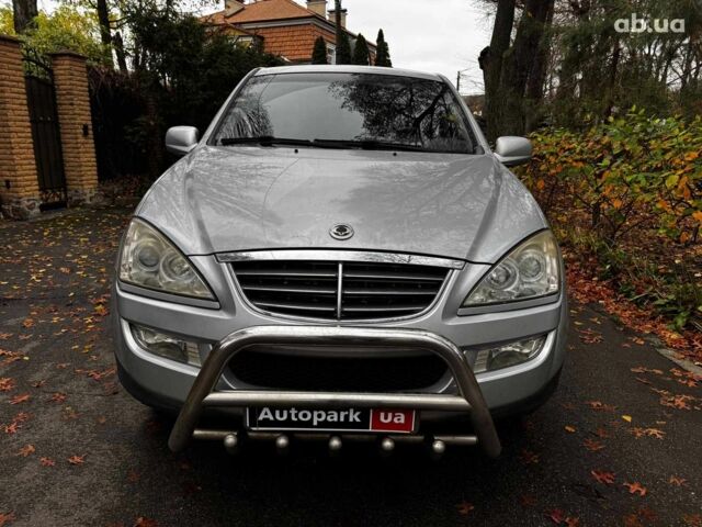 Сірий Cанг Йонг KYRON DELUXE, об'ємом двигуна 2 л та пробігом 220 тис. км за 8390 $, фото 1 на Automoto.ua