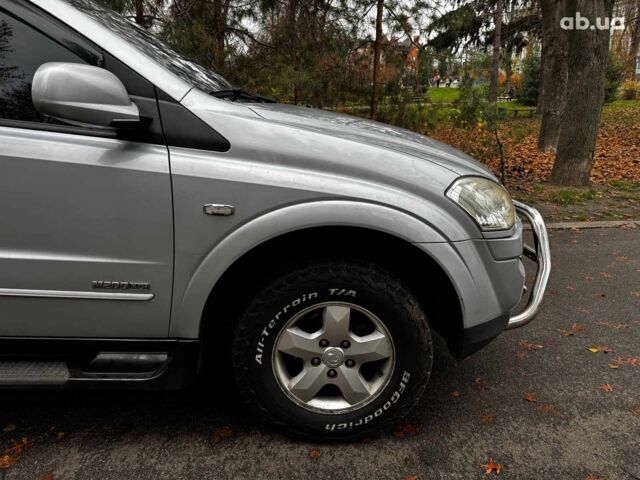 Сірий Cанг Йонг KYRON DELUXE, об'ємом двигуна 2 л та пробігом 220 тис. км за 8390 $, фото 4 на Automoto.ua