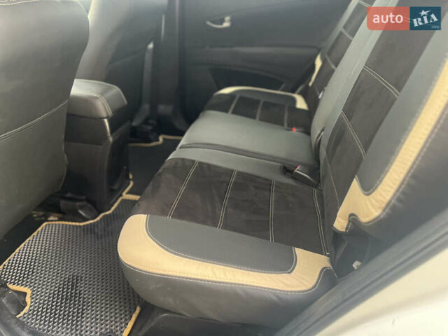 Белый Cанг Йонг Корандо, объемом двигателя 2 л и пробегом 220 тыс. км за 8400 $, фото 22 на Automoto.ua