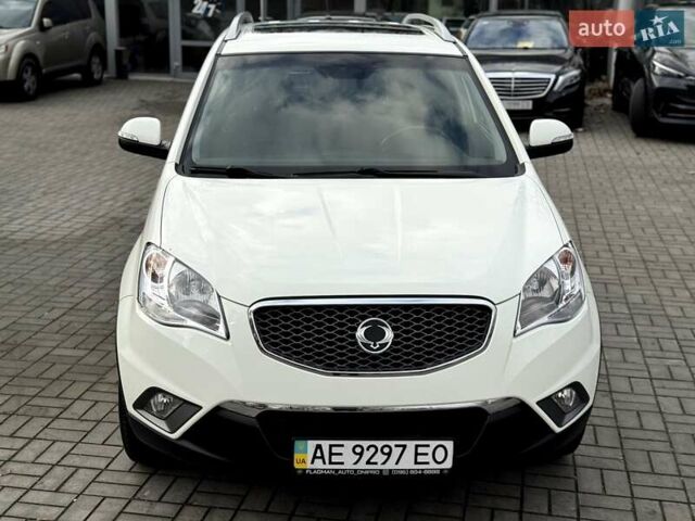 Білий Cанг Йонг Korando, об'ємом двигуна 2 л та пробігом 62 тис. км за 10999 $, фото 2 на Automoto.ua