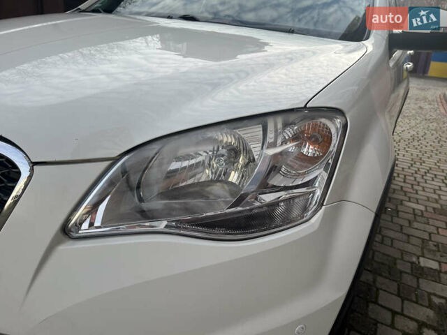 Белый Cанг Йонг Корандо, объемом двигателя 2 л и пробегом 220 тыс. км за 8400 $, фото 26 на Automoto.ua