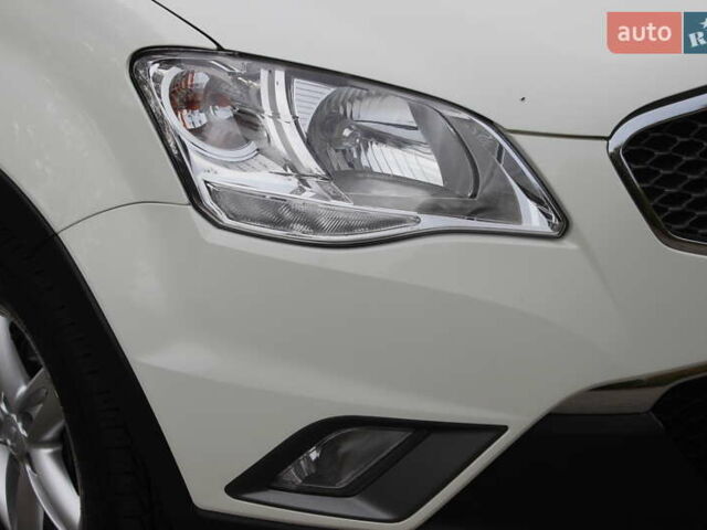 Білий Cанг Йонг Korando, об'ємом двигуна 2 л та пробігом 62 тис. км за 11700 $, фото 8 на Automoto.ua