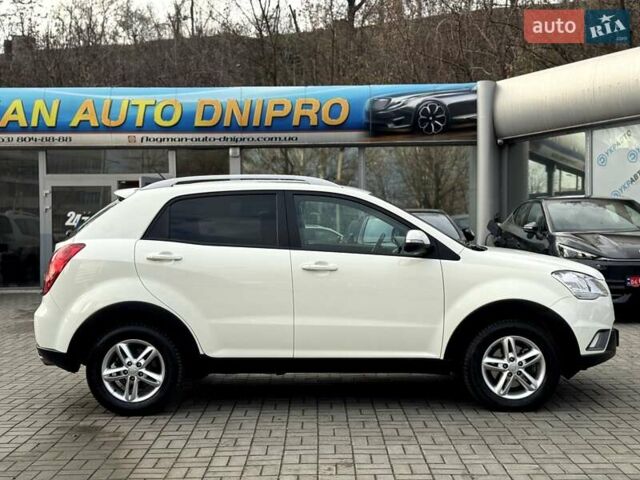 Білий Cанг Йонг Korando, об'ємом двигуна 2 л та пробігом 62 тис. км за 10999 $, фото 10 на Automoto.ua