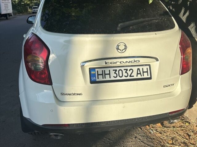 Білий Cанг Йонг Korando, об'ємом двигуна 2 л та пробігом 130 тис. км за 7800 $, фото 12 на Automoto.ua