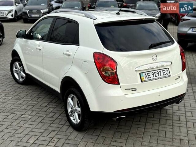 Білий Cанг Йонг Korando, об'ємом двигуна 2 л та пробігом 62 тис. км за 10999 $, фото 13 на Automoto.ua