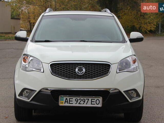 Білий Cанг Йонг Korando, об'ємом двигуна 2 л та пробігом 62 тис. км за 11700 $, фото 1 на Automoto.ua