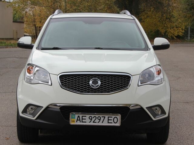 Белый Cанг Йонг Корандо, объемом двигателя 2 л и пробегом 62 тыс. км за 11300 $, фото 1 на Automoto.ua