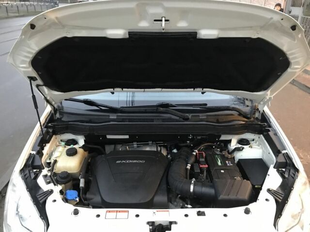 Белый Cанг Йонг Корандо, объемом двигателя 2 л и пробегом 118 тыс. км за 7500 $, фото 11 на Automoto.ua