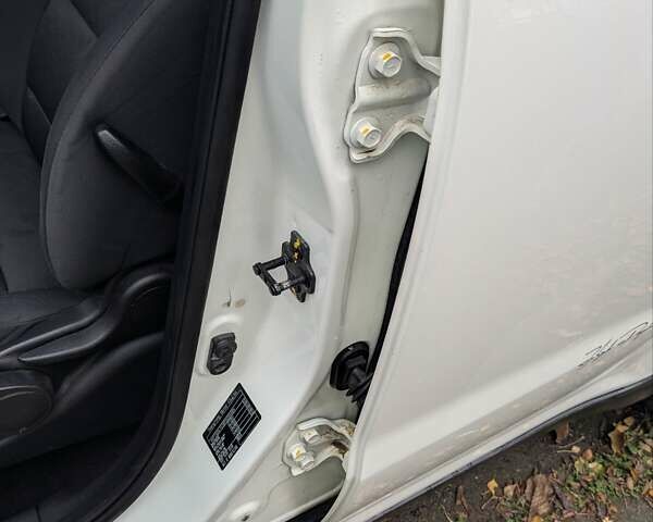 Белый Cанг Йонг Корандо, объемом двигателя 2 л и пробегом 192 тыс. км за 5900 $, фото 1 на Automoto.ua