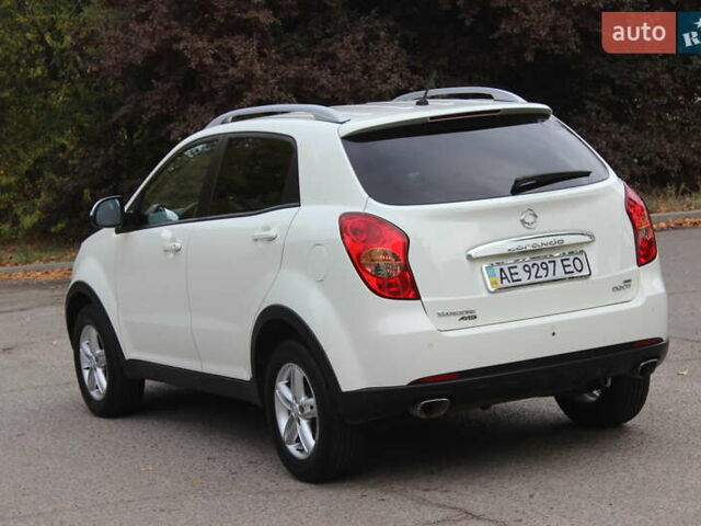 Білий Cанг Йонг Korando, об'ємом двигуна 2 л та пробігом 62 тис. км за 11700 $, фото 7 на Automoto.ua