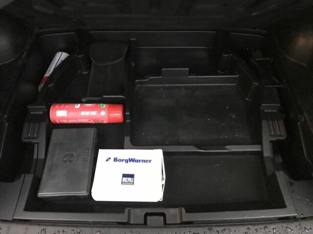 Белый Cанг Йонг Корандо, объемом двигателя 2 л и пробегом 118 тыс. км за 7500 $, фото 9 на Automoto.ua