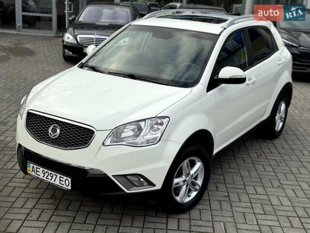 Білий Cанг Йонг Korando, об'ємом двигуна 2 л та пробігом 62 тис. км за 10999 $, фото 1 на Automoto.ua