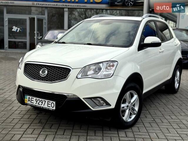 Білий Cанг Йонг Korando, об'ємом двигуна 2 л та пробігом 62 тис. км за 10999 $, фото 12 на Automoto.ua