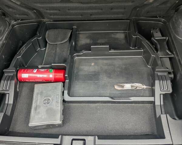 Белый Cанг Йонг Корандо, объемом двигателя 2 л и пробегом 192 тыс. км за 5900 $, фото 17 на Automoto.ua