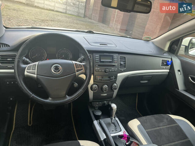 Белый Cанг Йонг Корандо, объемом двигателя 2 л и пробегом 220 тыс. км за 8400 $, фото 35 на Automoto.ua