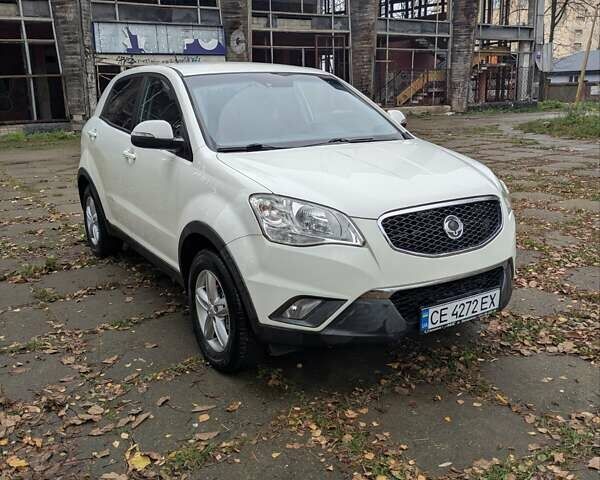 Белый Cанг Йонг Корандо, объемом двигателя 2 л и пробегом 192 тыс. км за 5900 $, фото 5 на Automoto.ua