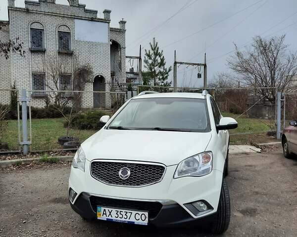 Білий Cанг Йонг Korando, об'ємом двигуна 2 л та пробігом 148 тис. км за 9500 $, фото 2 на Automoto.ua