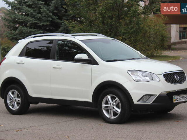 Білий Cанг Йонг Korando, об'ємом двигуна 2 л та пробігом 62 тис. км за 11700 $, фото 2 на Automoto.ua