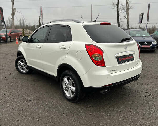 Белый Cанг Йонг Корандо, объемом двигателя 2 л и пробегом 111 тыс. км за 8800 $, фото 8 на Automoto.ua