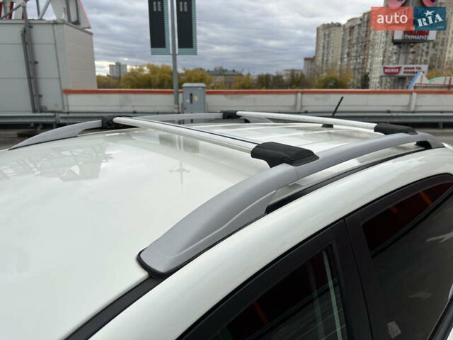 Білий Cанг Йонг Korando, об'ємом двигуна 2 л та пробігом 113 тис. км за 9200 $, фото 14 на Automoto.ua