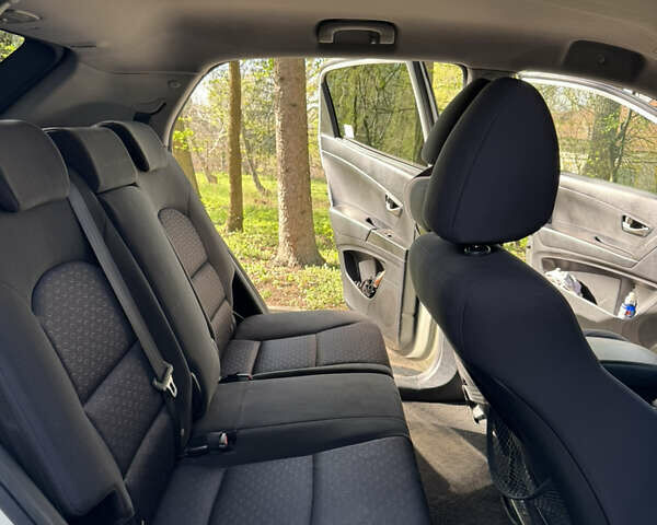 Білий Cанг Йонг Korando, об'ємом двигуна 2 л та пробігом 158 тис. км за 9200 $, фото 11 на Automoto.ua