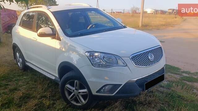 Білий Cанг Йонг Korando, об'ємом двигуна 2 л та пробігом 200 тис. км за 9800 $, фото 2 на Automoto.ua