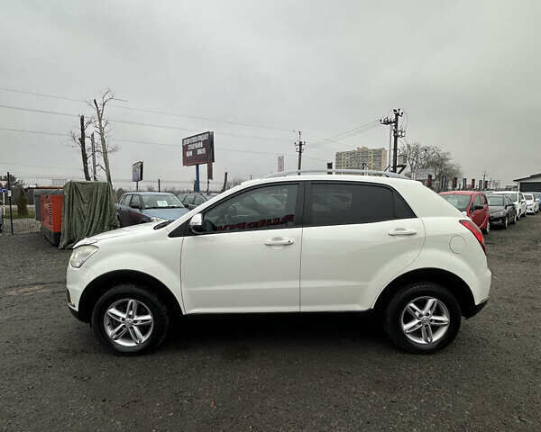 Белый Cанг Йонг Корандо, объемом двигателя 2 л и пробегом 111 тыс. км за 8800 $, фото 5 на Automoto.ua