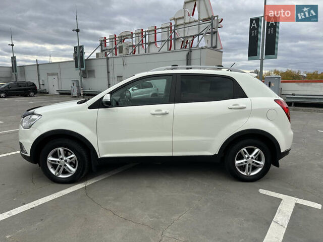 Білий Cанг Йонг Korando, об'ємом двигуна 2 л та пробігом 113 тис. км за 9200 $, фото 2 на Automoto.ua