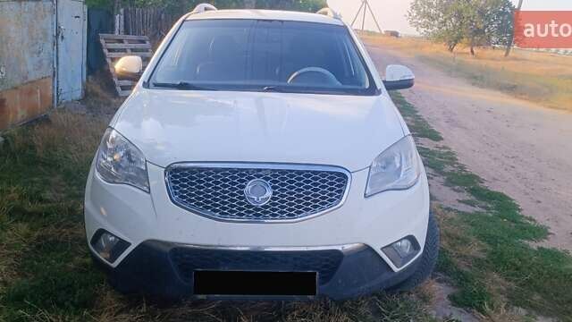 Білий Cанг Йонг Korando, об'ємом двигуна 2 л та пробігом 200 тис. км за 9800 $, фото 1 на Automoto.ua