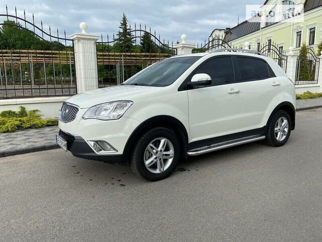 Білий Cанг Йонг Korando, об'ємом двигуна 2 л та пробігом 170 тис. км за 10500 $, фото 2 на Automoto.ua