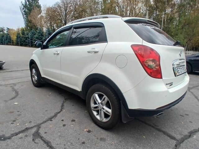 Cанг Йонг Korando 2012 у Новомосковске на Automoto.ua Білий Cанг Йонг Korando, об'ємом двигуна 2 л та пробігом 77 тис. км за 9500 $, фото 3 на Automoto.ua