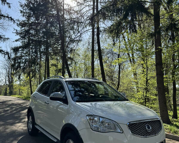 Білий Cанг Йонг Korando, об'ємом двигуна 2 л та пробігом 158 тис. км за 9200 $, фото 8 на Automoto.ua