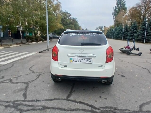 Cанг Йонг Korando 2012 у Новомосковске на Automoto.ua Білий Cанг Йонг Korando, об'ємом двигуна 2 л та пробігом 77 тис. км за 9500 $, фото 4 на Automoto.ua