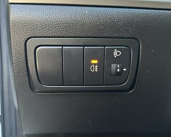 Белый Cанг Йонг Корандо, объемом двигателя 2 л и пробегом 111 тыс. км за 9300 $, фото 23 на Automoto.ua