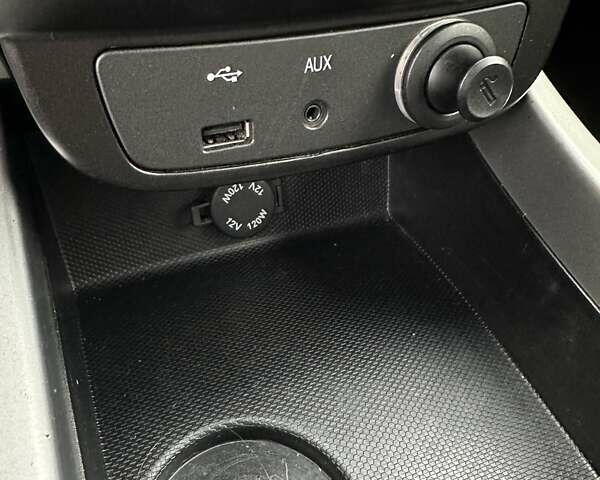 Белый Cанг Йонг Корандо, объемом двигателя 2 л и пробегом 111 тыс. км за 8800 $, фото 24 на Automoto.ua