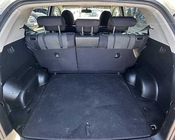 Белый Cанг Йонг Корандо, объемом двигателя 2 л и пробегом 111 тыс. км за 9300 $, фото 13 на Automoto.ua