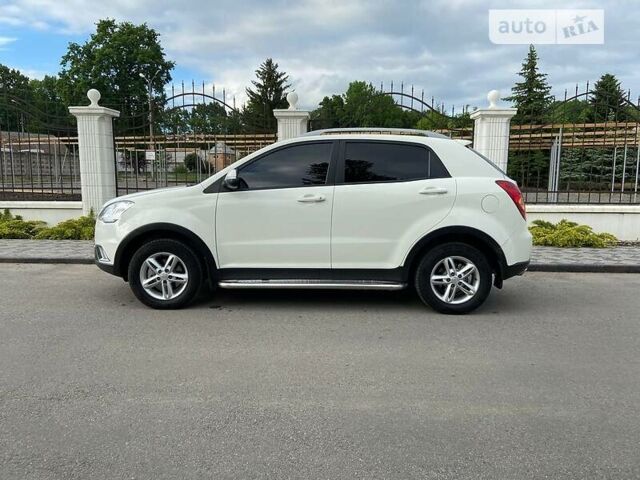 Білий Cанг Йонг Korando, об'ємом двигуна 2 л та пробігом 170 тис. км за 10500 $, фото 11 на Automoto.ua