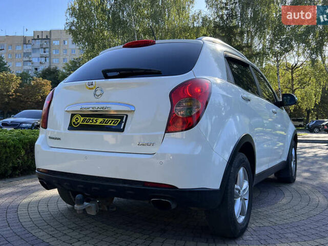 Белый Cанг Йонг Корандо, объемом двигателя 2 л и пробегом 155 тыс. км за 9800 $, фото 6 на Automoto.ua