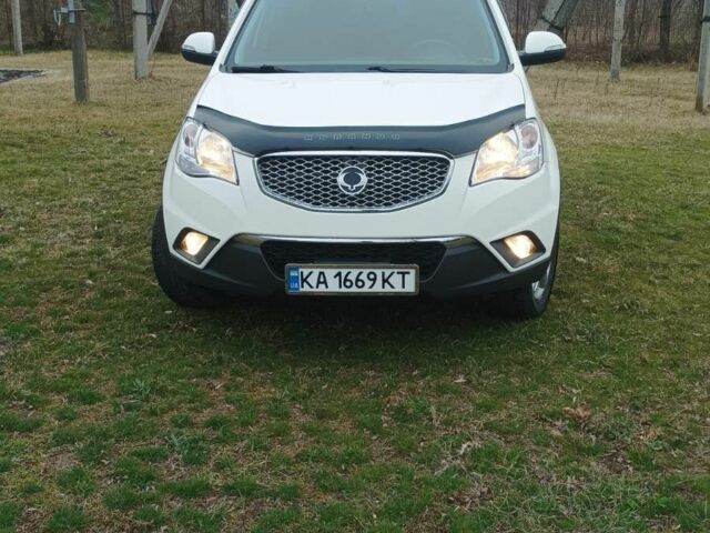 Білий Cанг Йонг Korando, об'ємом двигуна 2 л та пробігом 150 тис. км за 8000 $, фото 7 на Automoto.ua