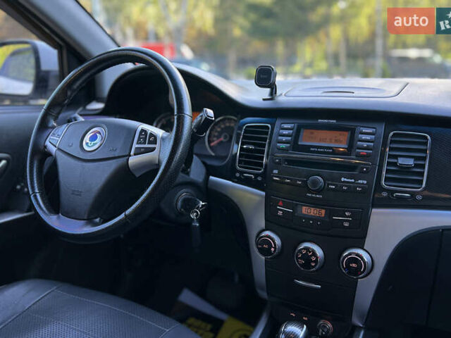 Белый Cанг Йонг Корандо, объемом двигателя 2 л и пробегом 155 тыс. км за 9800 $, фото 17 на Automoto.ua