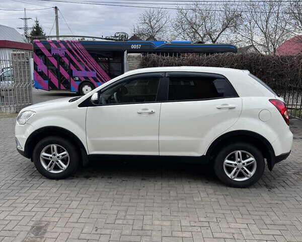 Білий Cанг Йонг Korando, об'ємом двигуна 2 л та пробігом 205 тис. км за 8000 $, фото 4 на Automoto.ua