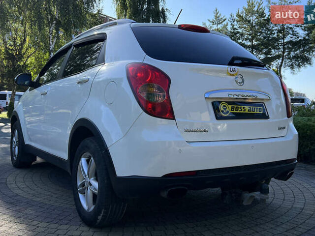 Белый Cанг Йонг Корандо, объемом двигателя 2 л и пробегом 155 тыс. км за 9800 $, фото 4 на Automoto.ua