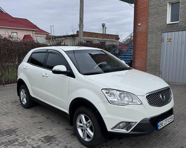 Білий Cанг Йонг Korando, об'ємом двигуна 2 л та пробігом 205 тис. км за 8000 $, фото 1 на Automoto.ua