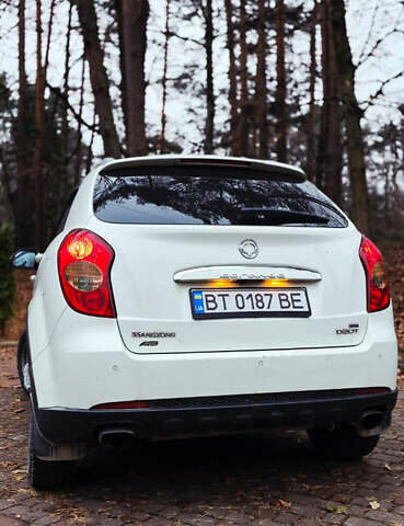 Белый Cанг Йонг Корандо, объемом двигателя 2 л и пробегом 104 тыс. км за 9900 $, фото 3 на Automoto.ua