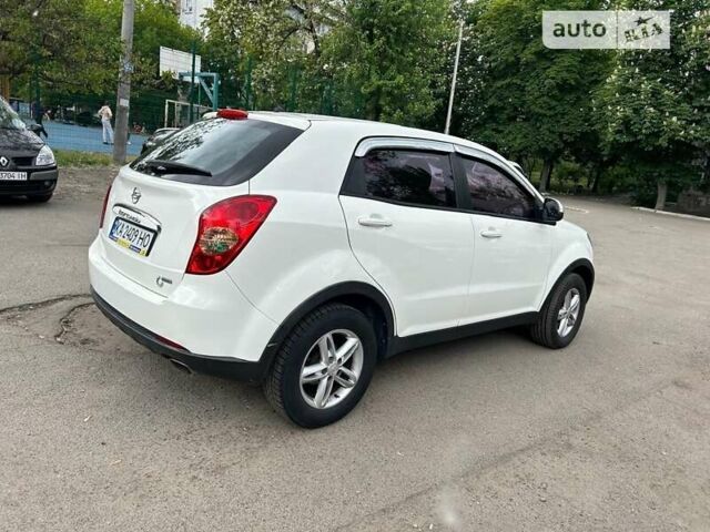 Білий Cанг Йонг Korando, об'ємом двигуна 2 л та пробігом 158 тис. км за 8600 $, фото 2 на Automoto.ua