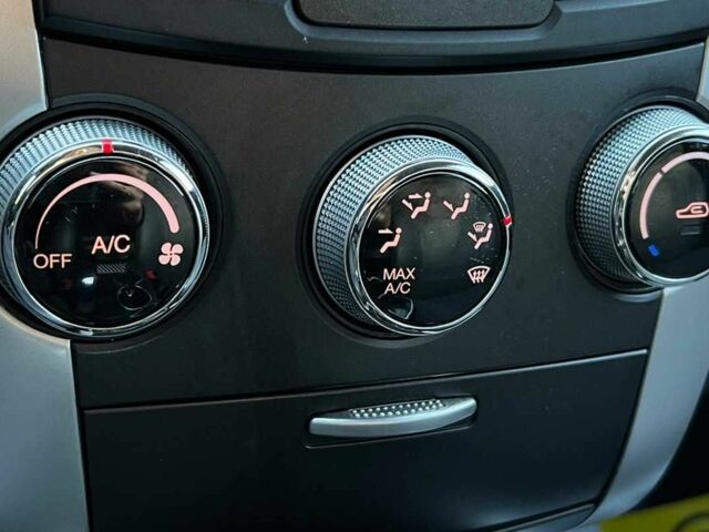 Белый Cанг Йонг Корандо, объемом двигателя 2.3 л и пробегом 155 тыс. км за 9800 $, фото 15 на Automoto.ua